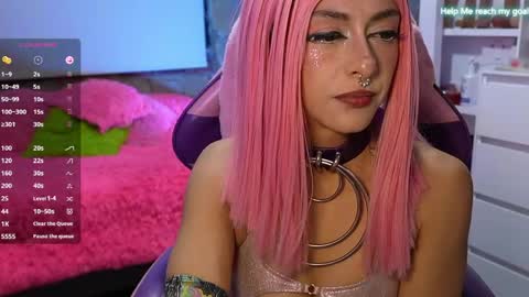 Snapshot of kikilepetite chatting on May 18, 4:07 am kiki online show from May 18, 4:07 am