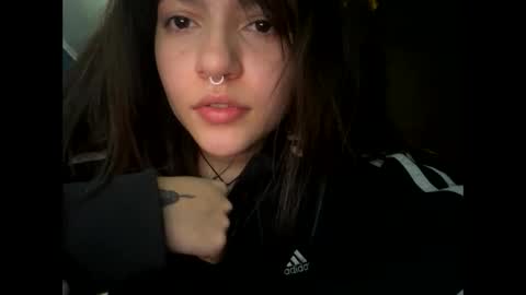 kikilove15 online show from May 15, 9:44 pm
