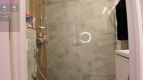 KikkoLee online show from April 2, 1:09 pm