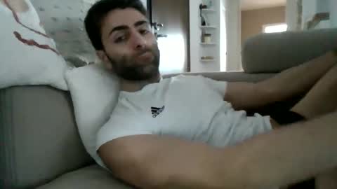 Snapshot of kikkus01 chatting on February 18, 11:28 am kikkus01 online show from February 18, 11:28 am