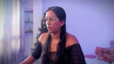 Snapshot of killaa01 chatting on December 4, 4:05 pm Alejandra online show from December 4, 4:05 pm