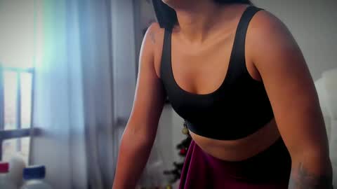 Snapshot of killaa01 chatting on December 9, 9:58 pm Alejandra online show from December 9, 9:58 pm