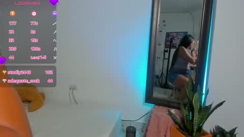 Snapshot of killaa01 chatting on January 31, 11:45 pm Alejandra online show from January 31, 11:45 pm