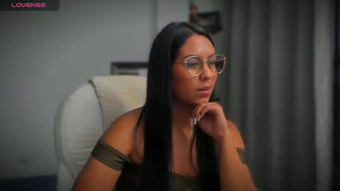 Snapshot of killaa01 chatting on February 8, 11:24 pm Alejandra online show from February 8, 11:24 pm