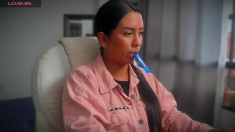 Snapshot of killaa01 chatting on February 10, 10:40 pm Alejandra online show from February 10, 10:40 pm