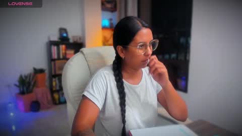 Snapshot of killaa01 chatting on February 18, 12:48 am Alejandra online show from February 18, 12:48 am