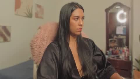 Snapshot of killaa01 chatting on October 1, 11:00 pm Alejandra online show from October 1, 11:00 pm