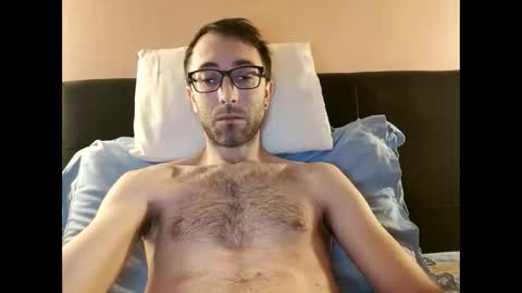 Snapshot of killua1993 chatting on October 20, 7:53 am kingstoned online show from October 20, 7:53 am