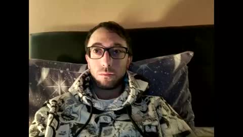 Snapshot of killua1993 chatting on November 4, 2:10 am kingstoned online show from November 4, 2:10 am