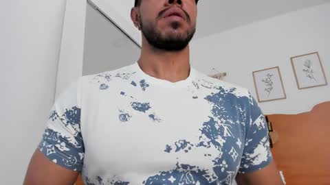 Kilua Muscle guy online show from April 29, 8:59 pm