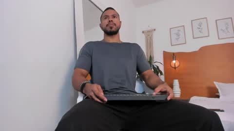 Kilua Muscle guy online show from May 23, 9:19 pm
