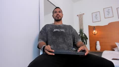 Kilua Muscle guy online show from May 29, 7:12 pm