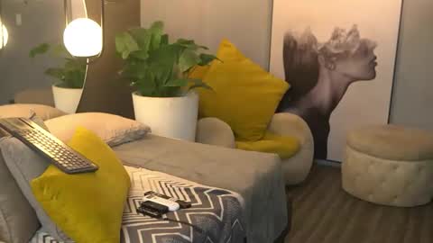 Kim online show from April 1, 1:01 pm