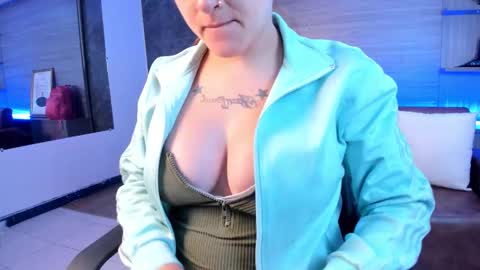 Kim online show from October 8, 10:46 am