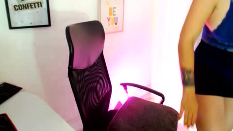 Kimberly online show from May 21, 2:46 pm