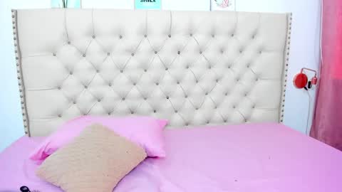 Snapshot of kim_eli chatting on December 28, 7:43 pm kim_eli online show from December 28, 7:43 pm