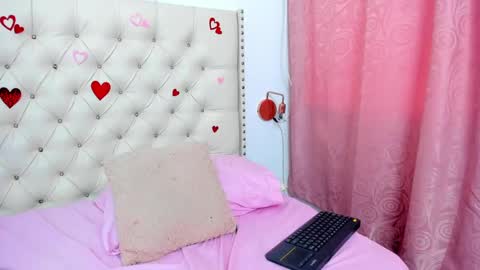 Snapshot of kim_eli chatting on February 20, 9:09 pm kim_eli online show from February 20, 9:09 pm