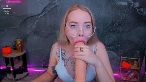 KIM online show from December 6, 6:26 am