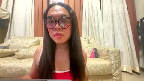 KYLIE online show from May 29, 2:37 pm