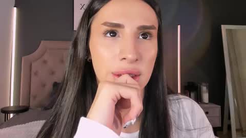 Kim Oberlin online show from November 10, 4:17 pm