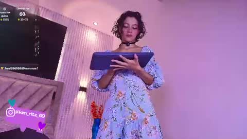 Snapshot of kim_ritz chatting on July 11, 8:11 pm Kim online show from July 11, 8:11 pm