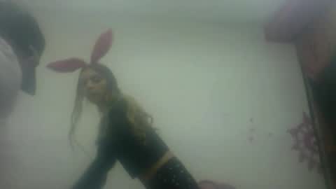 Snapshot of kim_xx09 chatting on December 1, 7:41 pm YENCYYY online show from December 1, 7:41 pm