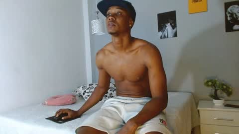 Snapshot of kimandyuk chatting on December 5, 6:44 pm Kim Yuk online show from December 5, 6:44 pm