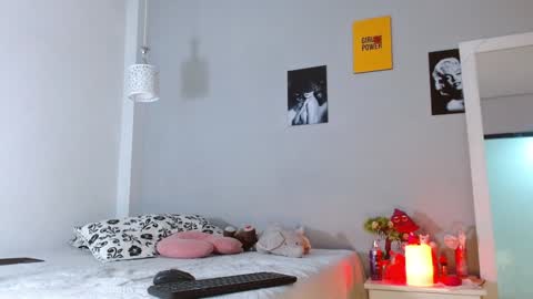 Snapshot of kimandyuk chatting on December 5, 9:50 pm Kim Yuk online show from December 5, 9:50 pm