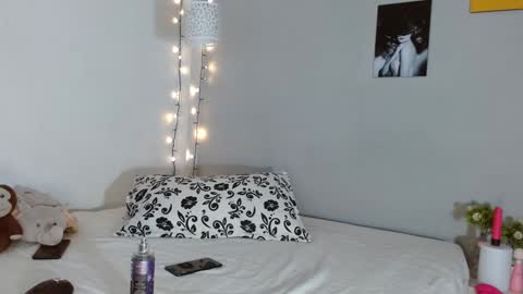 Snapshot of kimandyuk chatting on December 6, 10:41 pm Kim Yuk online show from December 6, 10:41 pm