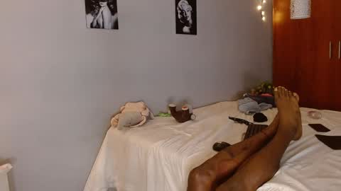 Snapshot of kimandyuk chatting on December 10, 1:43 am Kim Yuk online show from December 10, 1:43 am