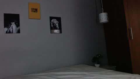 Snapshot of kimandyuk chatting on December 20, 7:39 pm Kim Yuk online show from December 20, 7:39 pm