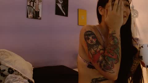 Snapshot of kimandyuk chatting on January 18, 11:00 pm Kim Yuk online show from January 18, 11:00 pm