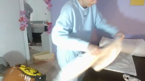 Snapshot of kimandyuk chatting on February 16, 2:42 am Kim Yuk online show from February 16, 2:42 am