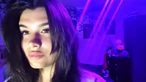Snapshot of kimberelykeene chatting on August 3, 6:11 pm Kessy online show from August 3, 6:11 pm