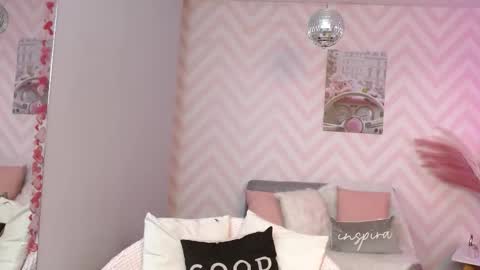 Snapshot of kimberlee_moon chatting on February 27, 12:05 pm Kym online show from February 27, 12:05 pm