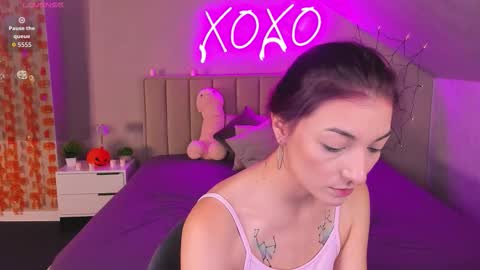 kimberlly_smith online show from November 5, 1:49 am