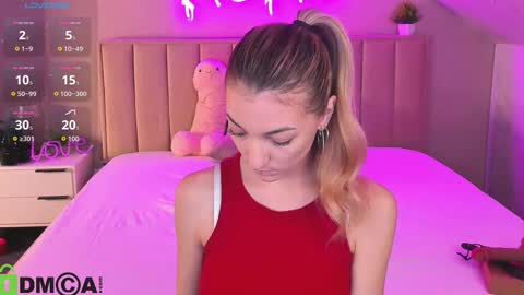 kimberlly_smith online show from February 11, 11:32 pm
