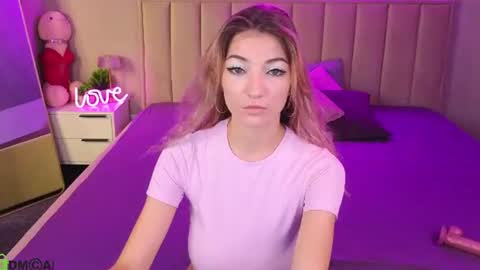Snapshot of kimberlly_smith chatting on July 15, 11:43 pm kimberlly_smith online show from July 15, 11:43 pm