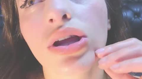  KIMBERLY SWAN  online show from January 23, 6:45 pm