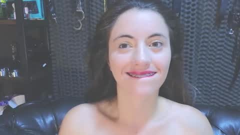  KIMBERLY SWAN  online show from January 27, 8:39 pm