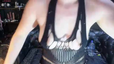 Snapshot of kimberly_swan_ chatting on July 16, 6:25 pm KIMBERLY SWAN online show from July 16, 6:25 pm