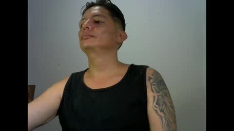 Snapshot of kimblaze122 chatting on May 24, 9:42 pm kimblaze122 online show from May 24, 9:42 pm