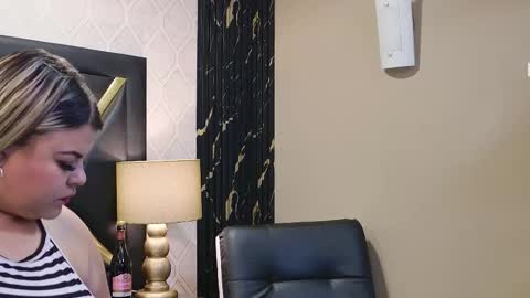 KimBrooks online show from December 15, 7:40 pm