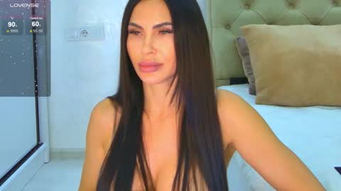 KIm online show from March 7, 4:26 pm