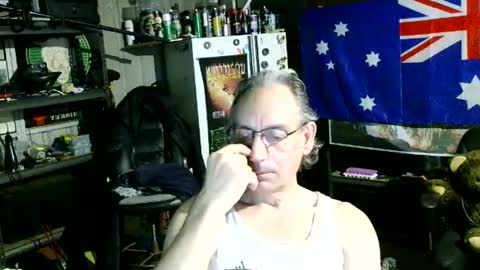 kimintheshed online show from May 30, 10:12 am