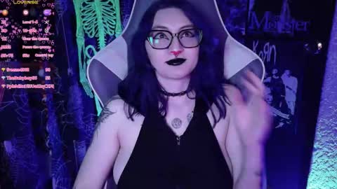 Snapshot of kimlennox__ chatting on March 10, 3:39 pm Kim Lennox online show from March 10, 3:39 pm