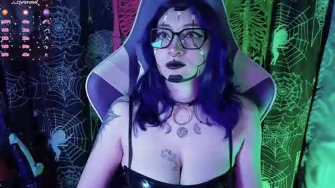 Snapshot of kimlennox__ chatting on March 13, 3:29 pm Kim Lennox online show from March 13, 3:29 pm