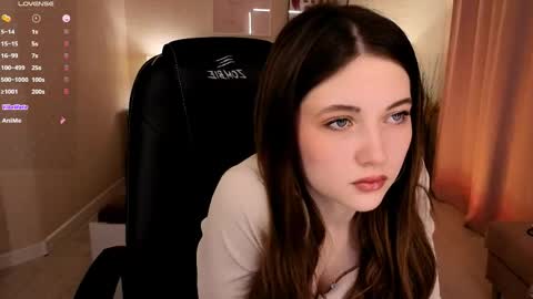  Your Kimmie  follow me  online show from April 16, 8:15 am