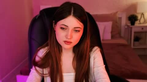 Snapshot of kimmie_shine chatting on May 2, 12:10 pm Your Kimmie follow me online show from May 2, 12:10 pm