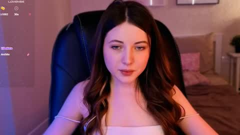 Snapshot of kimmie_shine chatting on May 24, 12:32 pm Your Kimmie follow me online show from May 24, 12:32 pm